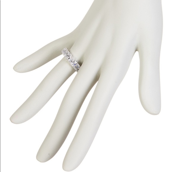 NWOT Sterling Silver Emerald large CZ EternityBand - Picture 4 of 8